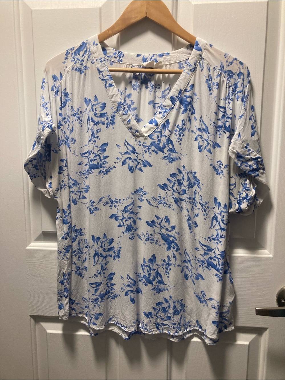 GAP White V-Neck Top with Blue Floral Print